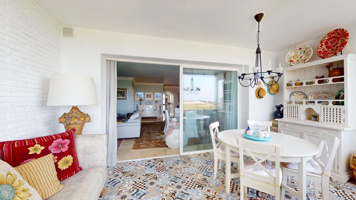 Apartamento de 3 habitaciones en Guadalmina en venta con piscina garaje - 790.000 € (Ref: 9065529)