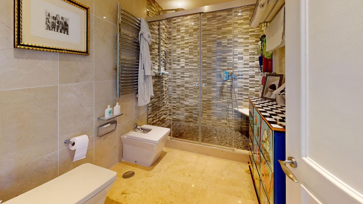 Apartamento de 3 habitaciones en Guadalmina en venta con piscina garaje - 790.000 € (Ref: 9065529)