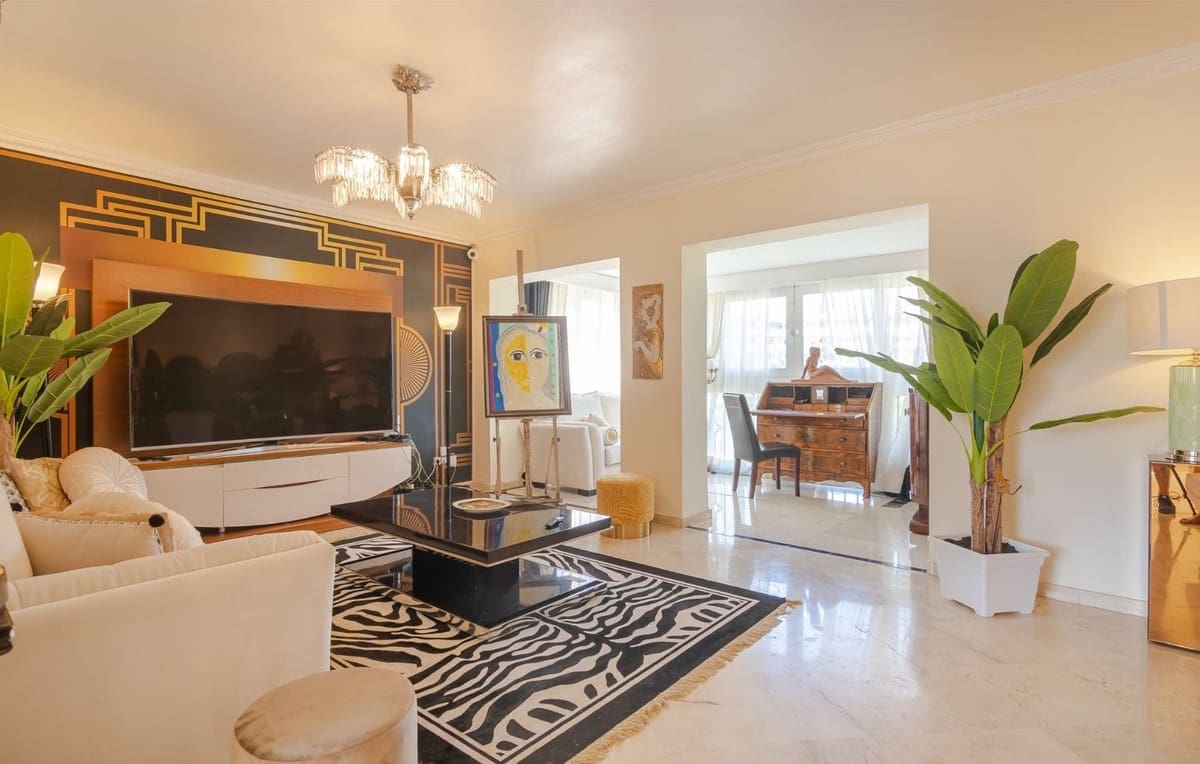 3 soveværelse Penthouse til salg i Guadalmina med swimmingpool garage - € 680.000 (Ref: 9085558)