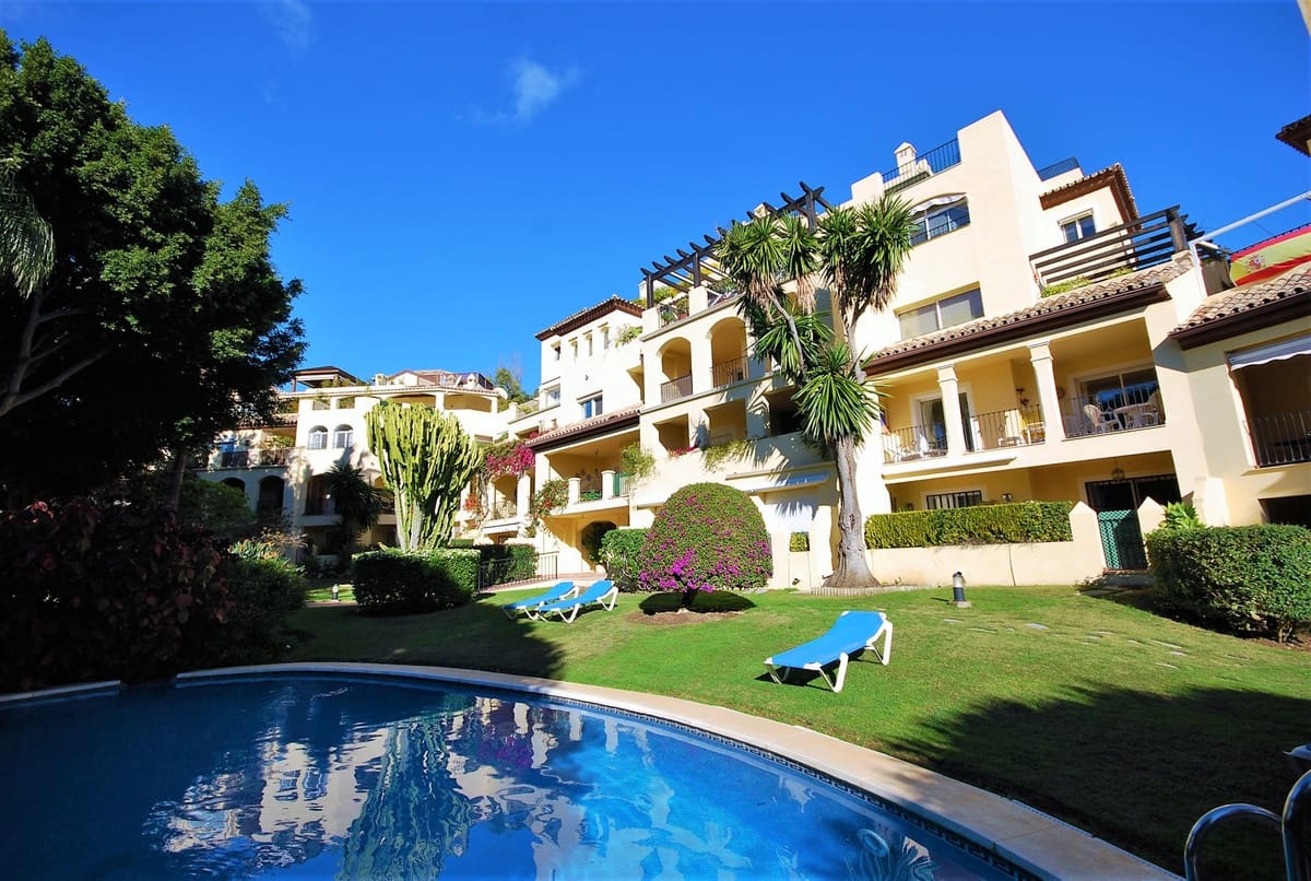 3 chambre Penthouse à vendre à Guadalmina avec piscine garage - 680 000 € (Ref: 9085558)