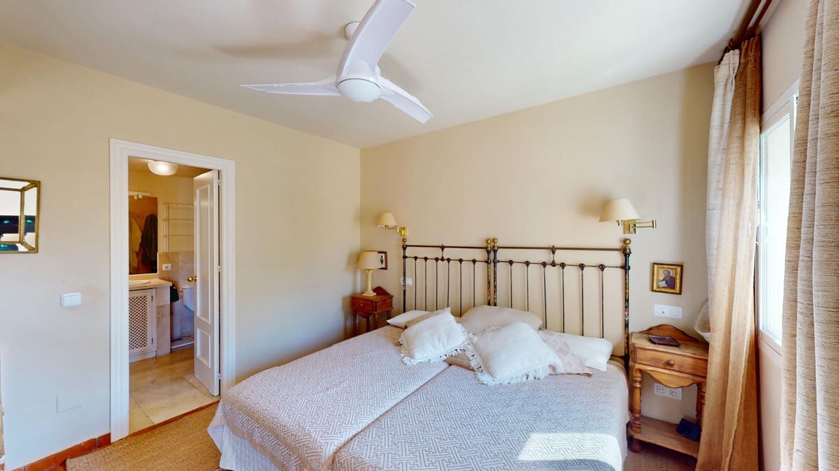 4 soverom Leilighet til salgs i Guadalmina med svømmebasseng garasje - € 799 000 (Ref: 9181890)