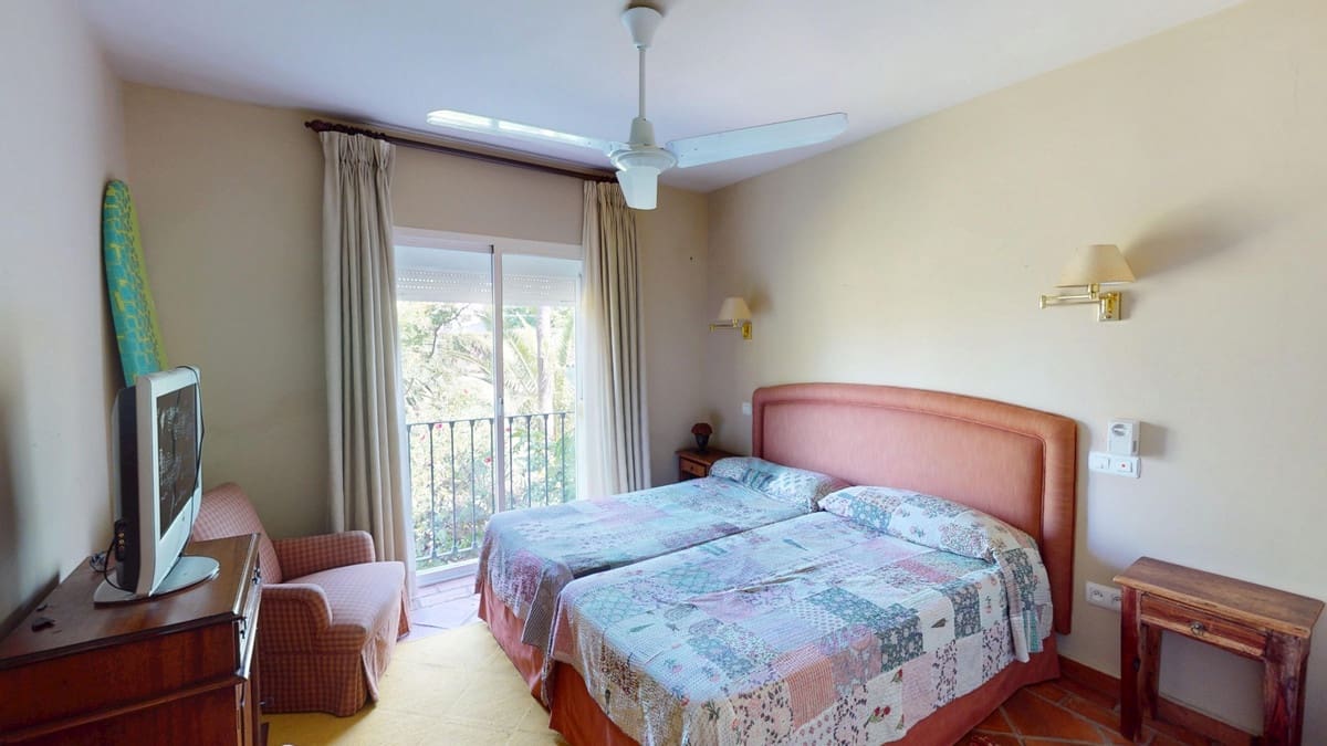 4 soverom Leilighet til salgs i Guadalmina med svømmebasseng garasje - € 799 000 (Ref: 9181890)