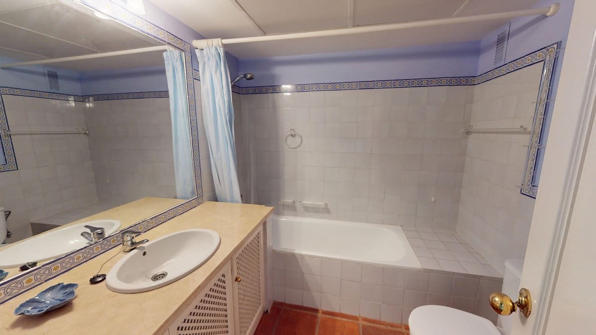 4 slaapkamer Appartement te koop in Guadalmina met zwembad garage - € 799.000 (Ref: 9181890)