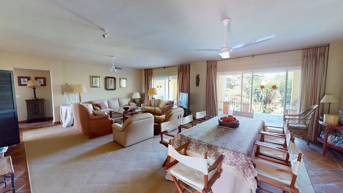 4 slaapkamer Appartement te koop in Guadalmina met zwembad garage - € 799.000 (Ref: 9181890)