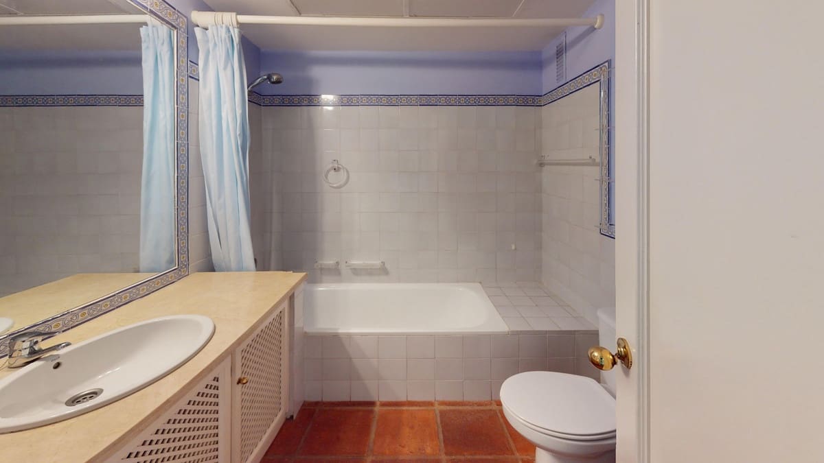 4 slaapkamer Appartement te koop in Guadalmina met zwembad garage - € 799.000 (Ref: 9181890)