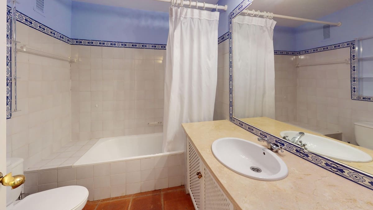 4 slaapkamer Appartement te koop in Guadalmina met zwembad garage - € 799.000 (Ref: 9181890)