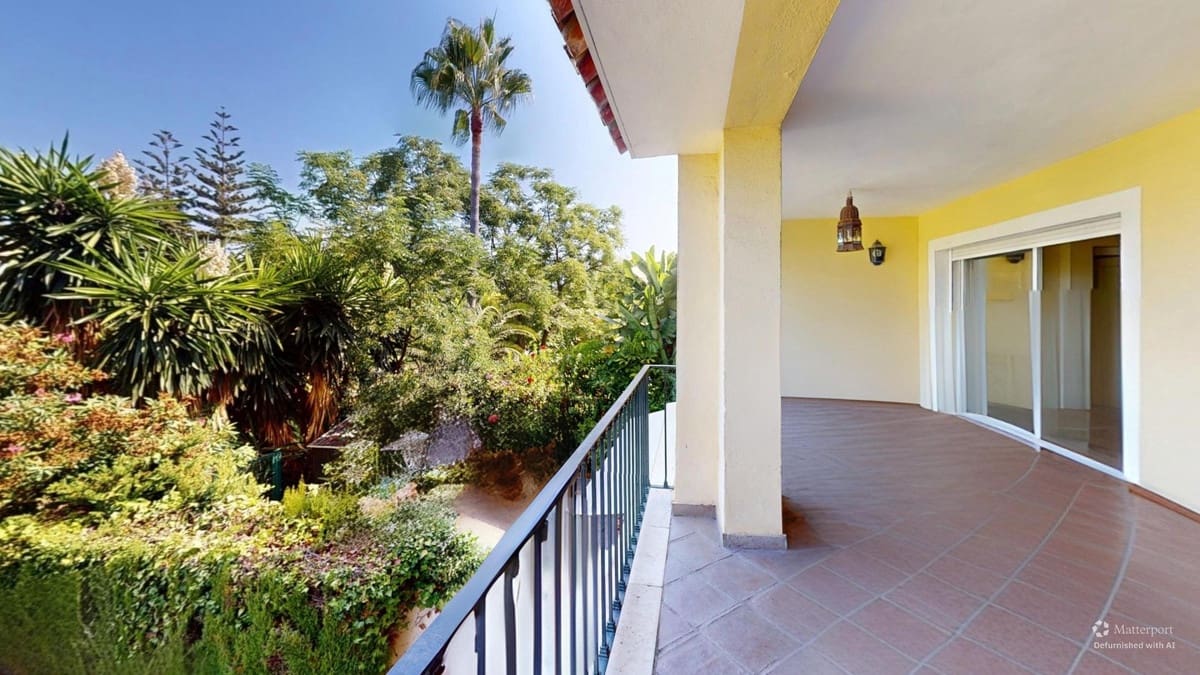 4 slaapkamer Appartement te koop in Guadalmina met zwembad garage - € 799.000 (Ref: 9181890)