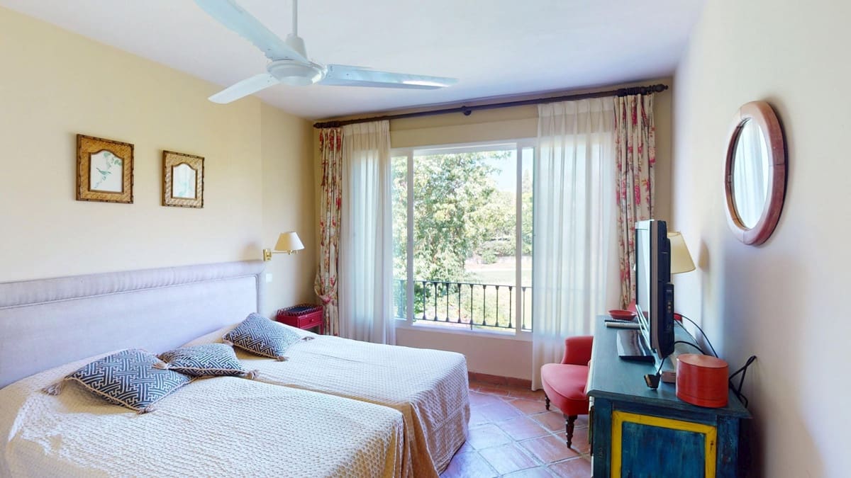 4 slaapkamer Appartement te koop in Guadalmina met zwembad garage - € 799.000 (Ref: 9181890)