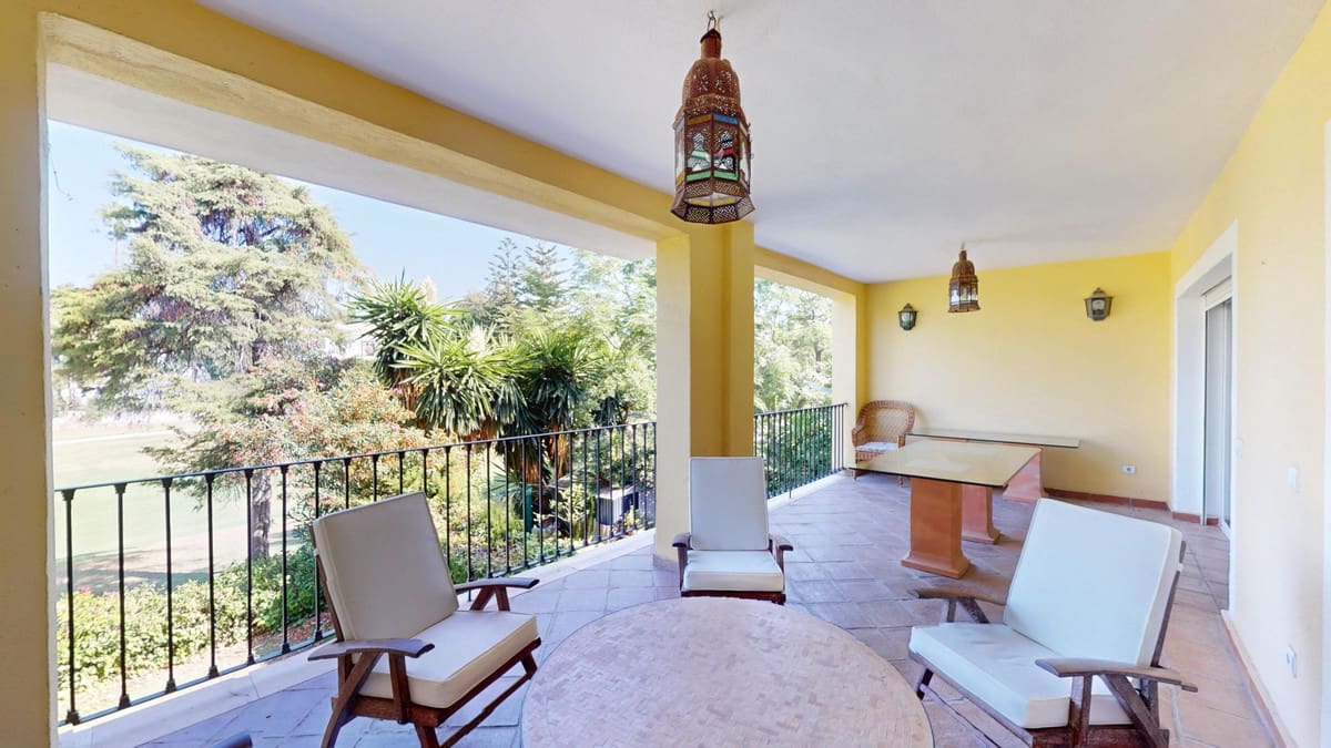4 slaapkamer Appartement te koop in Guadalmina met zwembad garage - € 799.000 (Ref: 9181890)