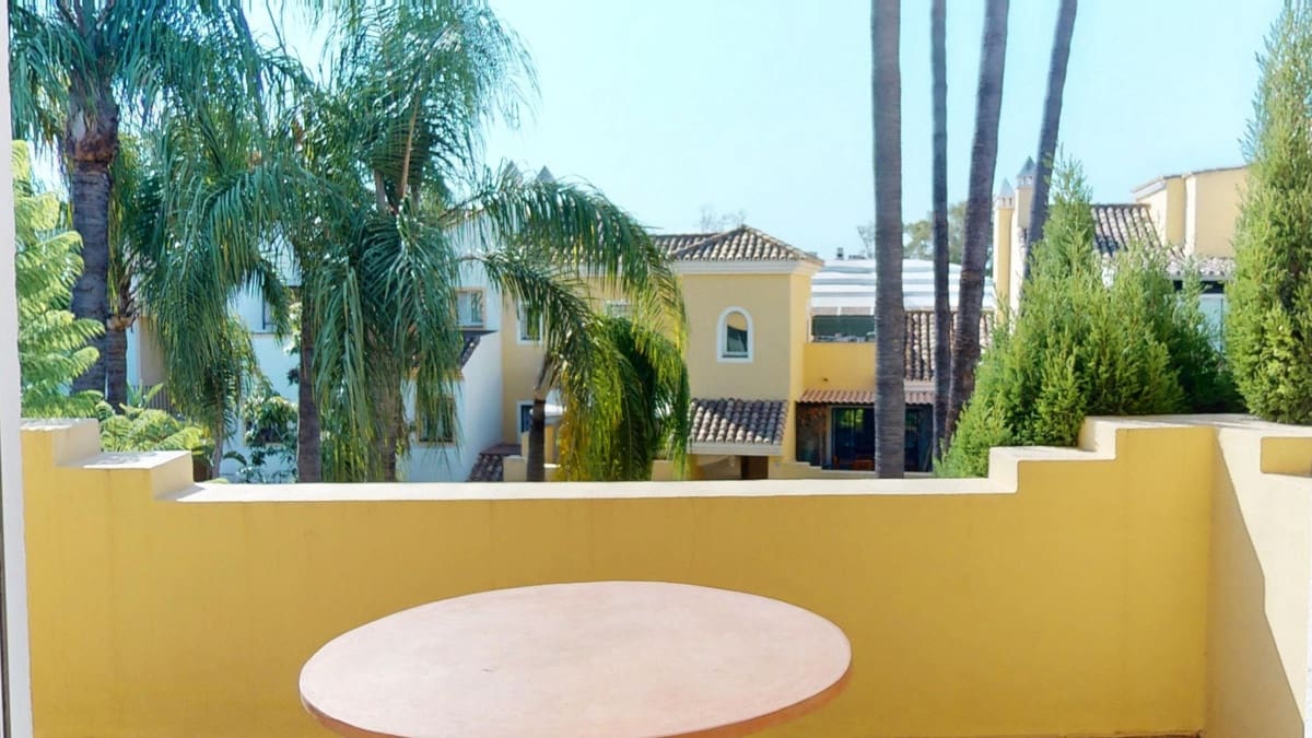 4 slaapkamer Appartement te koop in Guadalmina met zwembad garage - € 799.000 (Ref: 9181890)