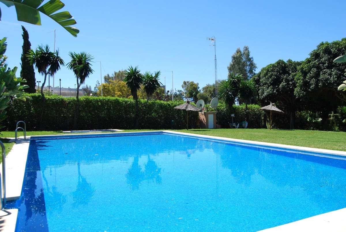 4 slaapkamer Appartement te koop in Guadalmina met zwembad garage - € 799.000 (Ref: 9181890)