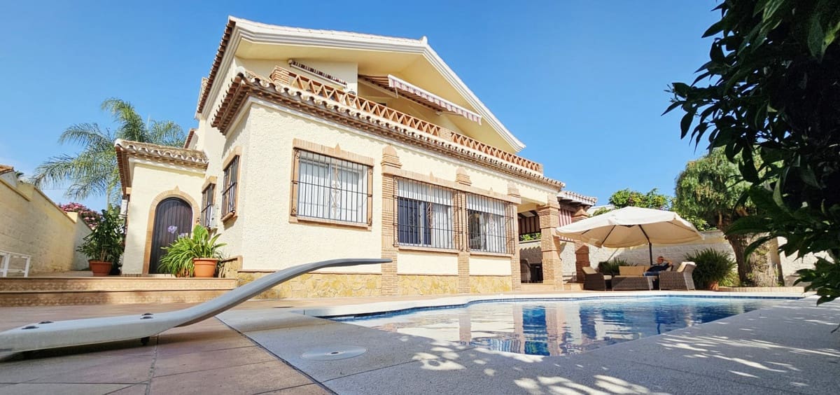 4 sypialnia Willa na sprzedaż w Miasto Malaga z basenem garażem - 1 240 000 € (Ref: 9187514)