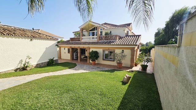 4 soverom Villa til salgs i Málaga by med svømmebasseng garasje - € 1 240 000 (Ref: 9187514)