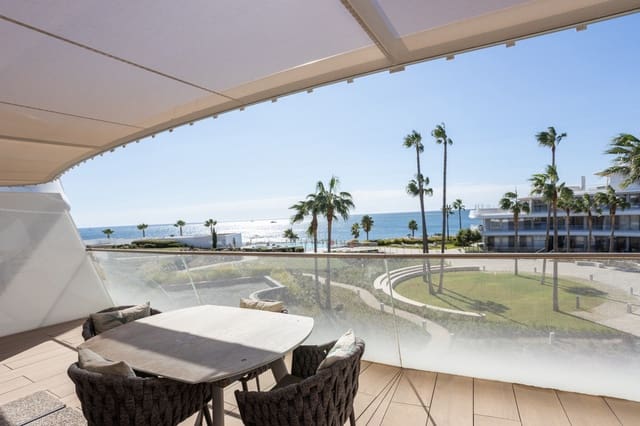 4 bedroom Beach Apartment for sale in Estepona with pool garage - € 1,400,000 (Ref: 9204870)