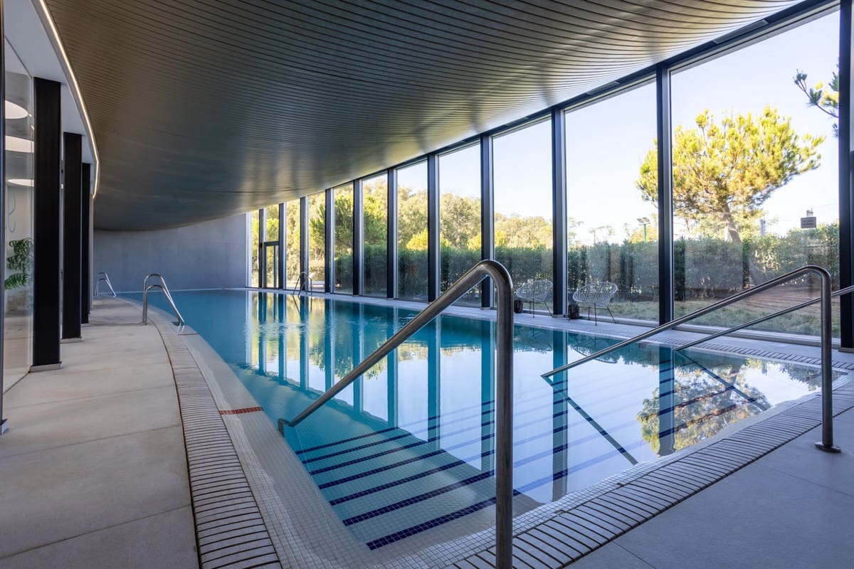 4 bedroom Beach Apartment for sale in Estepona with pool garage - € 1,400,000 (Ref: 9204870)