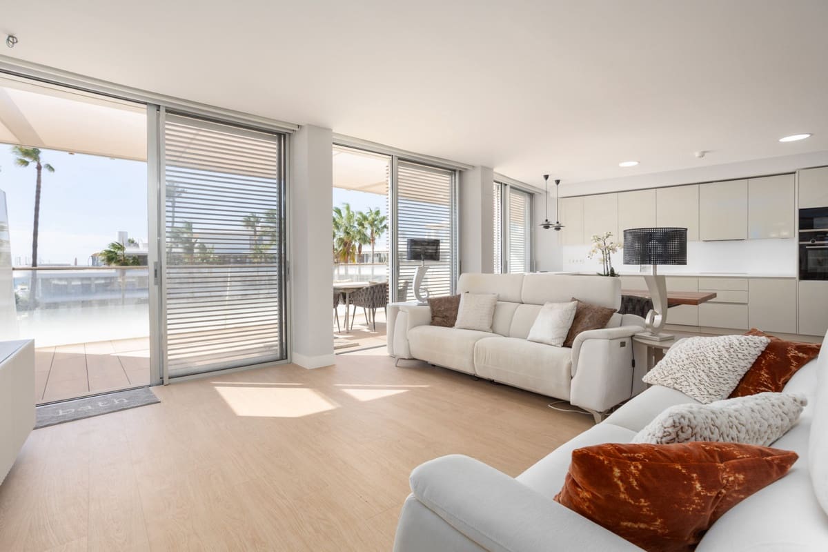4 quarto Apartamento de Praia para venda em Estepona com piscina garagem - 1 350 000 € (Ref: 9204870)