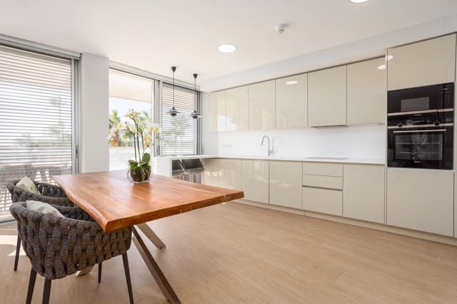 Apartamento Playa de 4 habitaciones en Estepona en venta con piscina garaje - 1.350.000 € (Ref: 9204870)