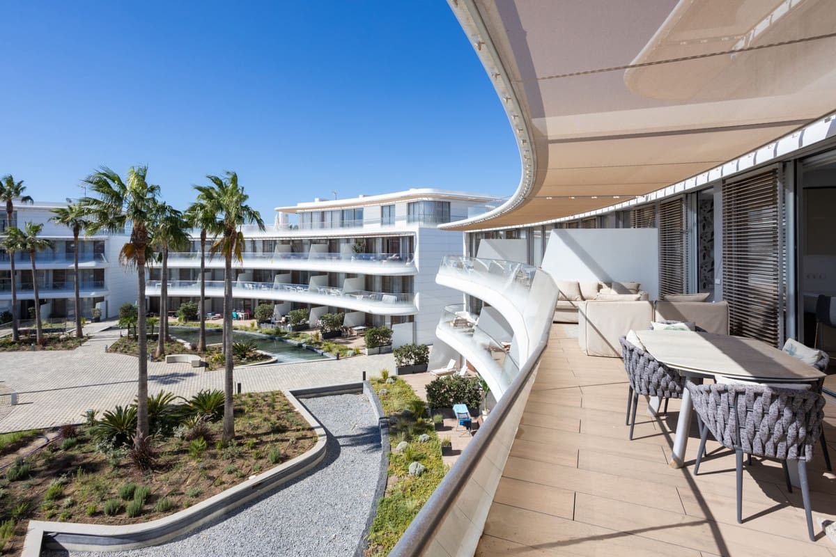 4 quarto Apartamento de Praia para venda em Estepona com piscina garagem - 1 350 000 € (Ref: 9204870)