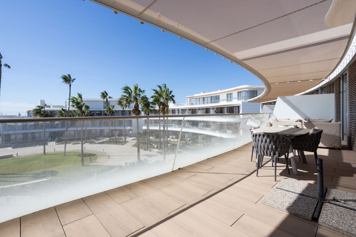 4 quarto Apartamento de Praia para venda em Estepona com piscina garagem - 1 350 000 € (Ref: 9204870)