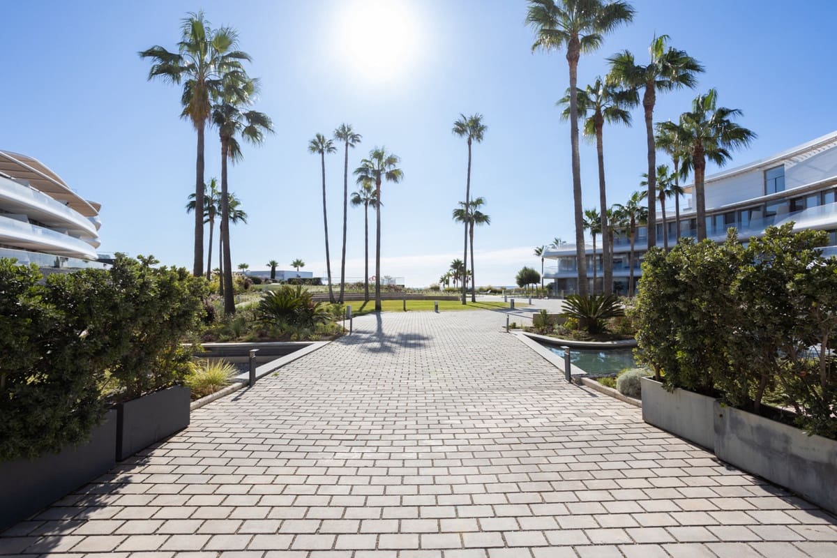 4 quarto Apartamento de Praia para venda em Estepona com piscina garagem - 1 350 000 € (Ref: 9204870)