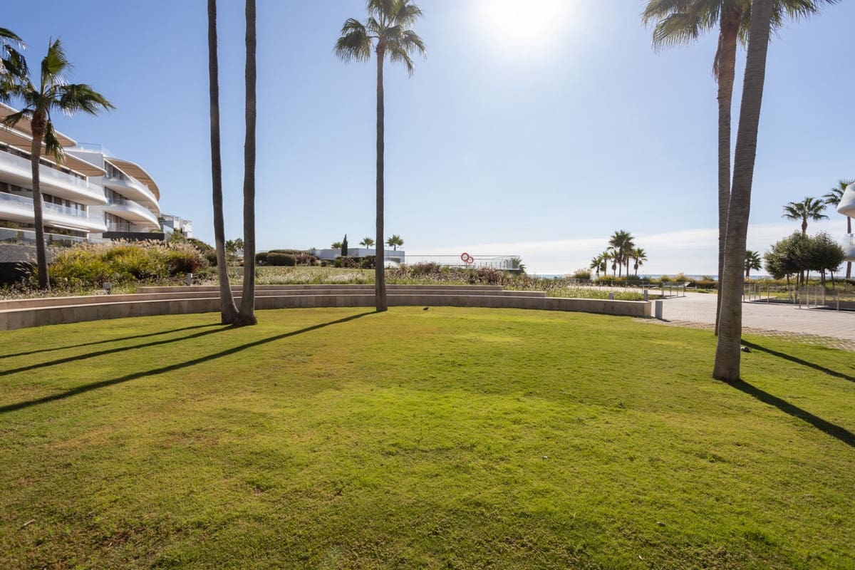 4 quarto Apartamento de Praia para venda em Estepona com piscina garagem - 1 350 000 € (Ref: 9204870)