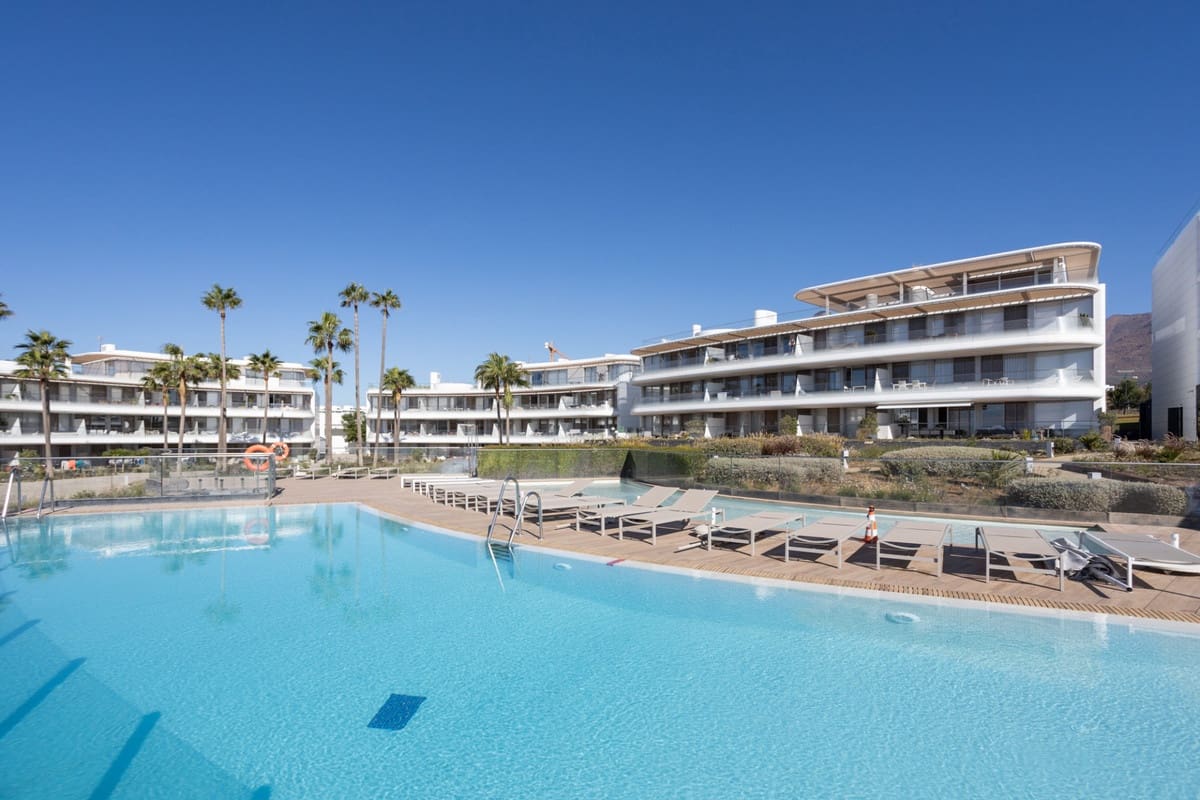 4 quarto Apartamento de Praia para venda em Estepona com piscina garagem - 1 350 000 € (Ref: 9204870)