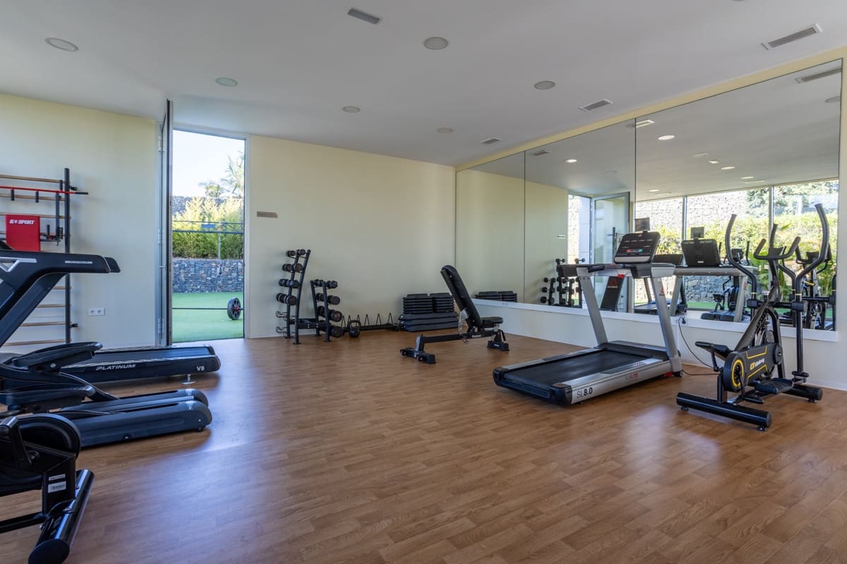 4 quarto Apartamento de Praia para venda em Estepona com piscina garagem - 1 350 000 € (Ref: 9204870)
