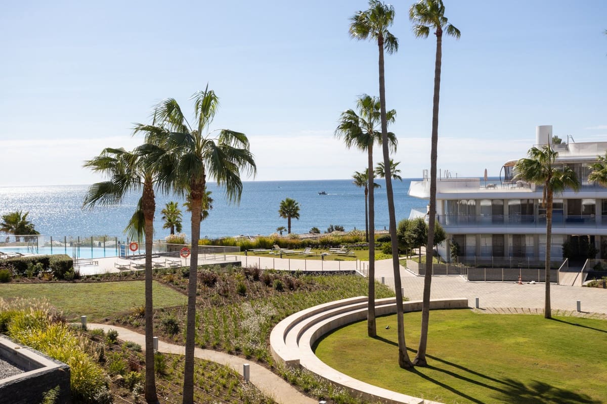 4 quarto Apartamento de Praia para venda em Estepona com piscina garagem - 1 350 000 € (Ref: 9204870)