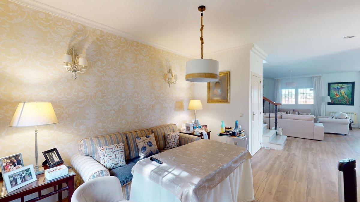 Chalet de 3 habitaciones en Estepona en venta con piscina garaje - 1.350.000 € (Ref: 9257541)