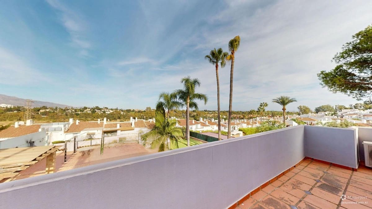 Chalet de 3 habitaciones en Estepona en venta con piscina garaje - 1.350.000 € (Ref: 9257541)