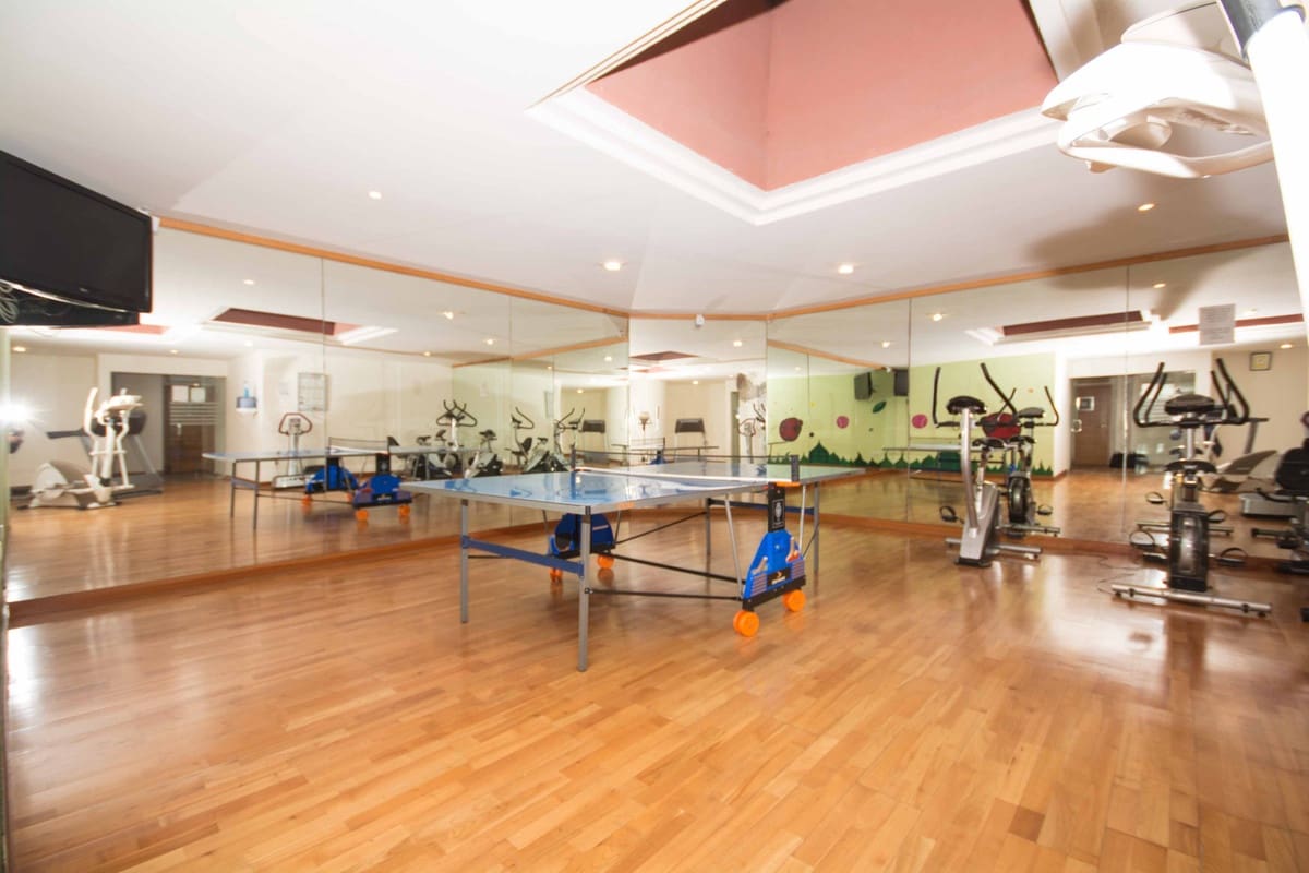 4 bedroom Beach Apartment for sale in New Golden Mile with pool garage - € 845,000 (Ref: 9271389)