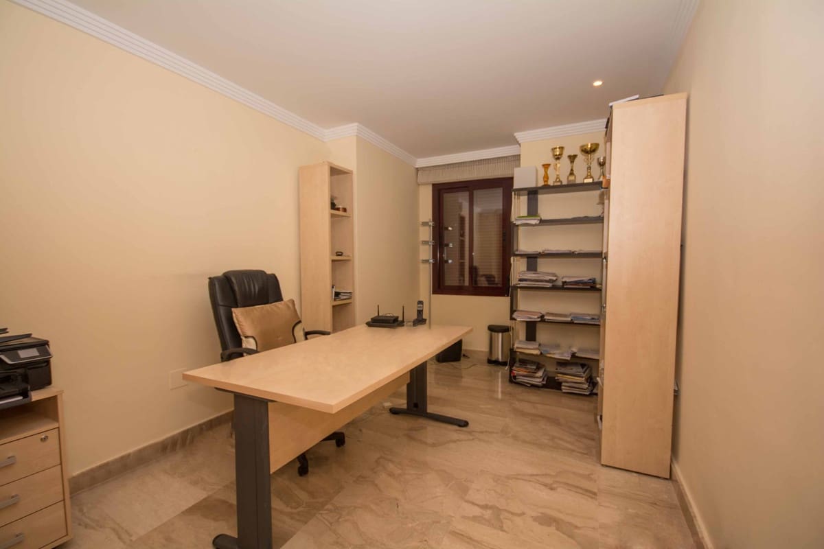 4 bedroom Beach Apartment for sale in New Golden Mile with pool garage - € 845,000 (Ref: 9271389)