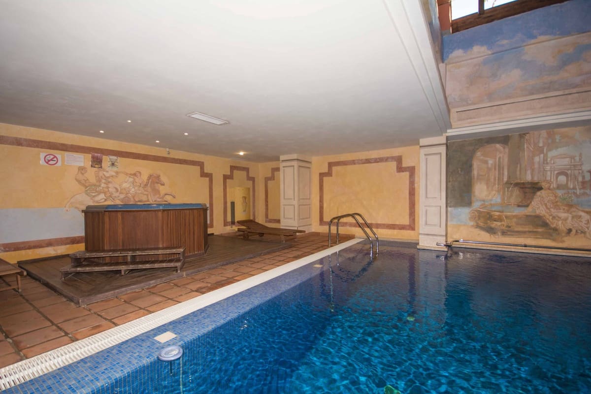 4 sovrum Strandlägenhet till salu i New Golden Mile med pool garage - 845 000 € (Ref: 9271389)