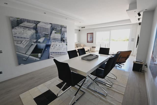 Apartamento Playa de 2 habitaciones en Guadalmina Baja, Marbella en venta con piscina garaje - 1.200.000 € (Ref: 9282691)