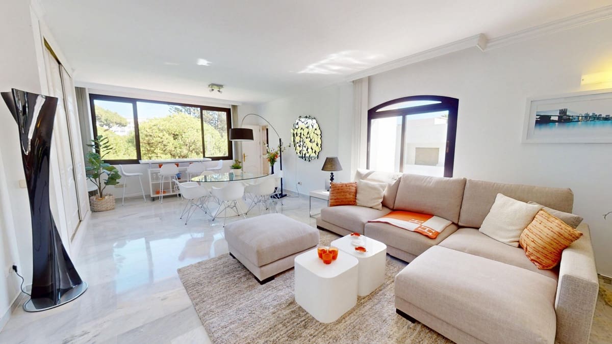 2 soveværelse Strandlejlighed til salg i Puerto Banus med swimmingpool - € 1.050.000 (Ref: 9309107)