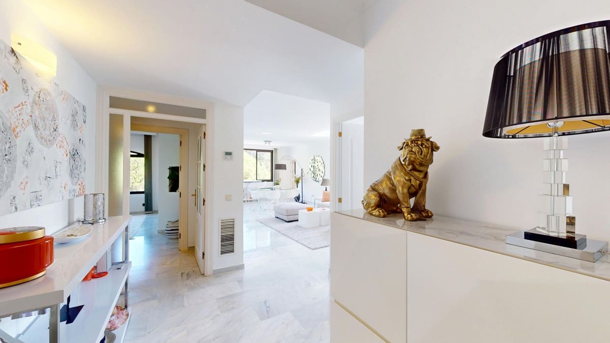 2 soveværelse Strandlejlighed til salg i Puerto Banus med swimmingpool - € 1.050.000 (Ref: 9309107)