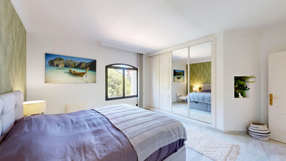 2 soveværelse Strandlejlighed til salg i Puerto Banus med swimmingpool - € 1.050.000 (Ref: 9309107)