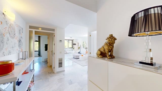 2 soveværelse Strandlejlighed til salg i Puerto Banus, Marbella med swimmingpool - € 1.050.000 (Ref: 9309107)