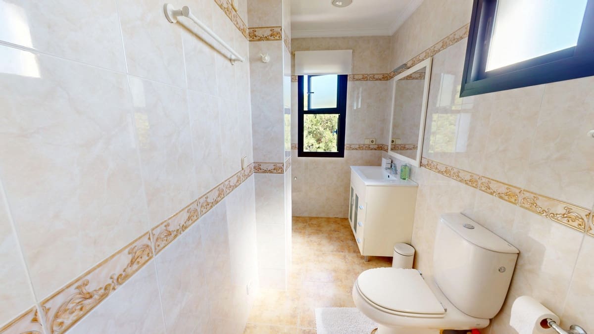 2 soveværelse Strandlejlighed til salg i Puerto Banus med swimmingpool - € 1.050.000 (Ref: 9309107)