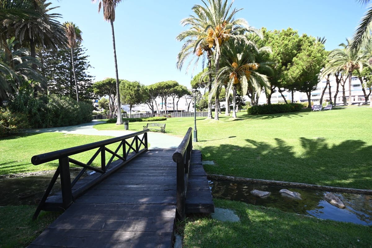 2 soveværelse Strandlejlighed til salg i Puerto Banus med swimmingpool - € 1.050.000 (Ref: 9309107)