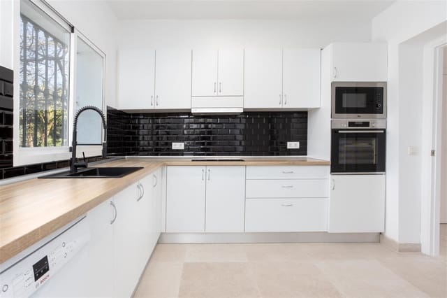 2 soverom Leilighet til salgs i Guadalmina Alta, Marbella med svømmebasseng garasje - € 420 000 (Ref: 9318173)