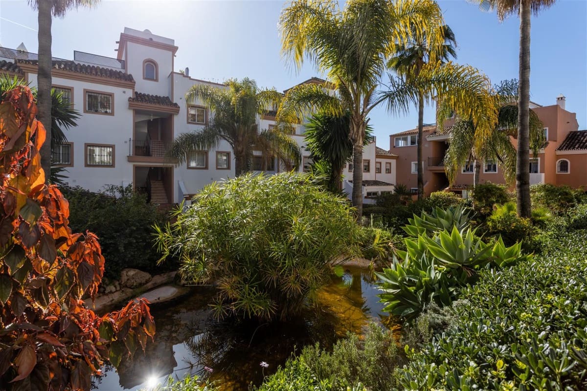 2 soverom Leilighet til salgs i Guadalmina med svømmebasseng garasje - € 420 000 (Ref: 9318173)