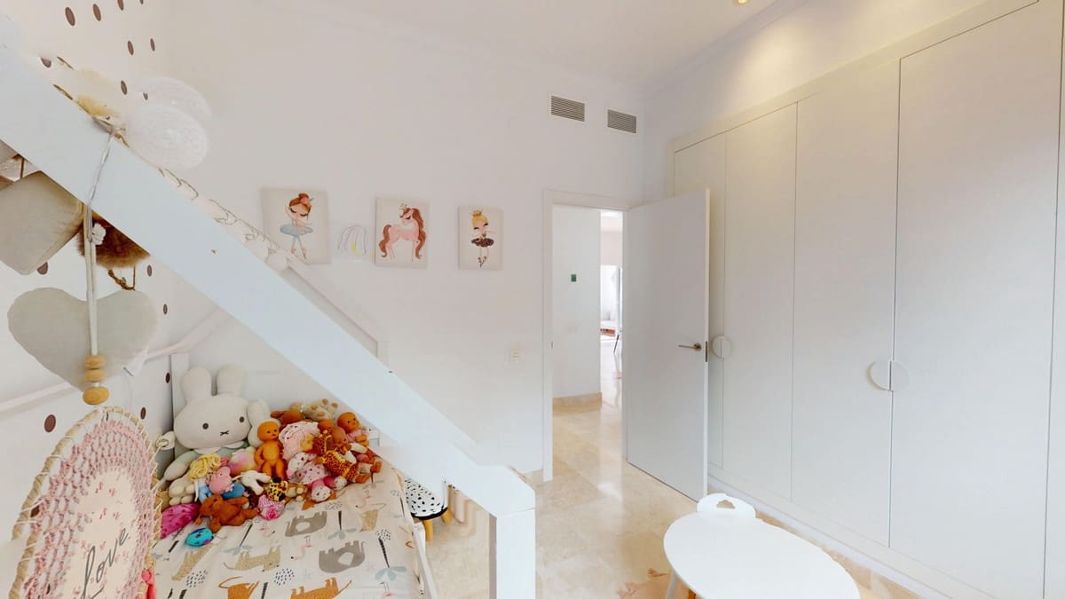 3 bedroom Apartment for sale in Benahavis with pool - € 575,000 (Ref: 9338478)