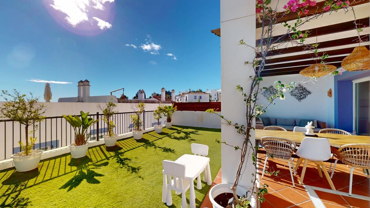 3 bedroom Apartment for sale in Benahavis with pool - € 575,000 (Ref: 9338478)