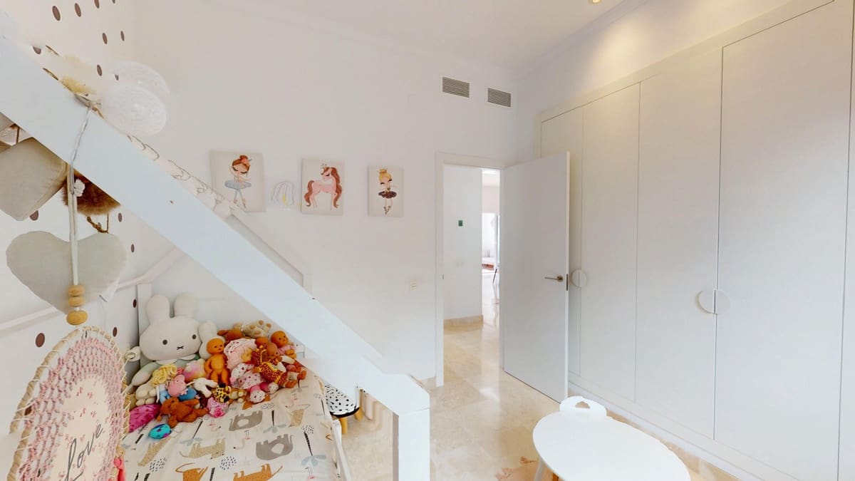 3 bedroom Apartment for sale in Benahavis with pool - € 575,000 (Ref: 9338478)