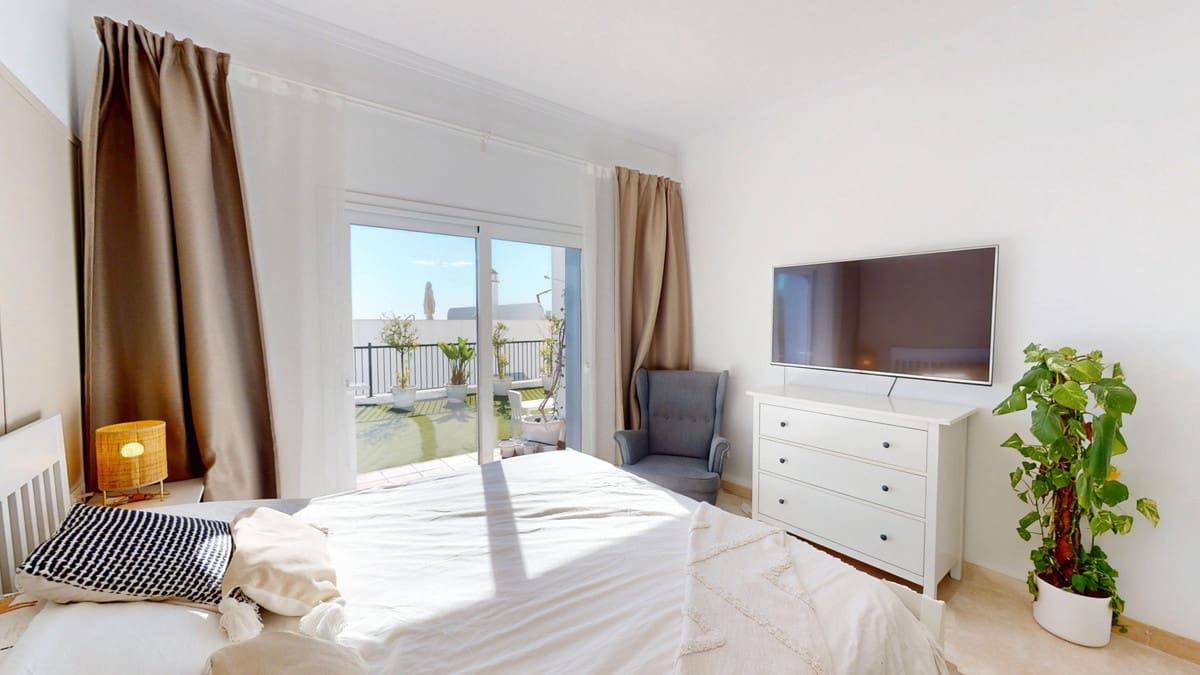 3 bedroom Apartment for sale in Benahavis with pool - € 575,000 (Ref: 9338478)