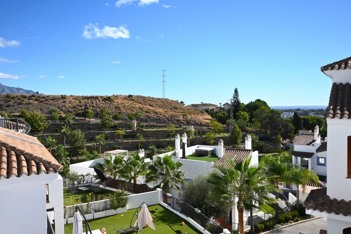 3 bedroom Apartment for sale in Benahavis with pool - € 575,000 (Ref: 9338478)