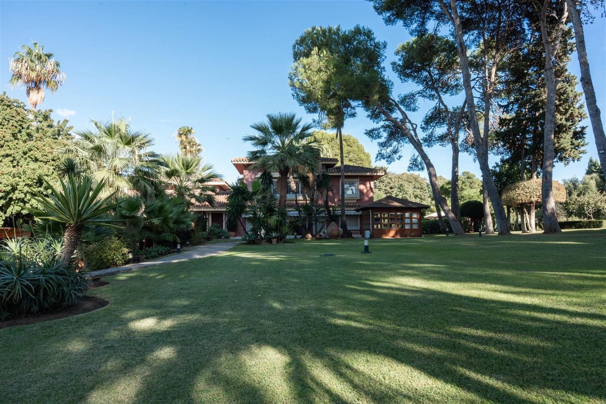 5 sypialnia Willa na sprzedaż w Guadalmina z basenem garażem - 4 500 000 € (Ref: 9452300)