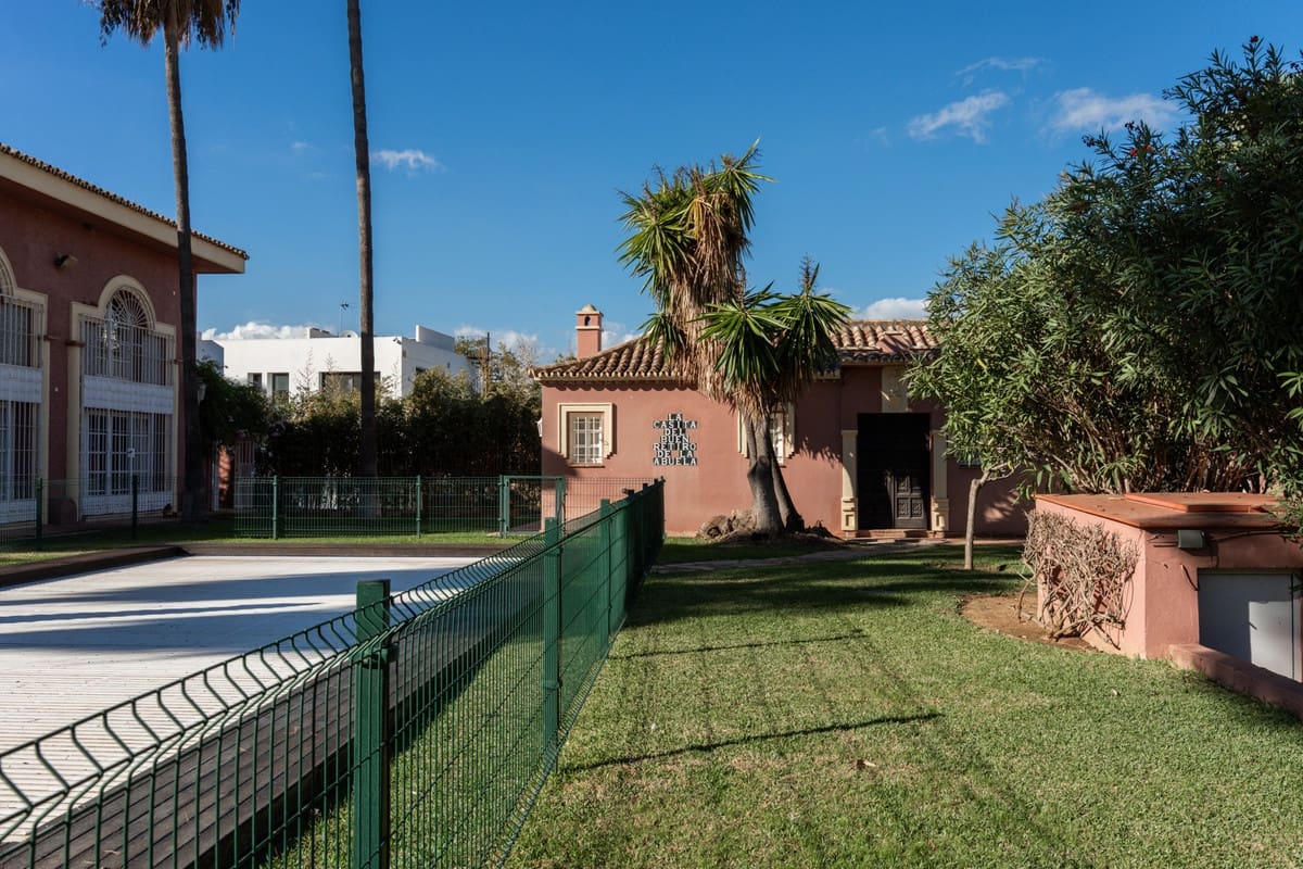 Chalet de 5 habitaciones en Guadalmina en venta con piscina garaje - 4.500.000 € (Ref: 9452300)