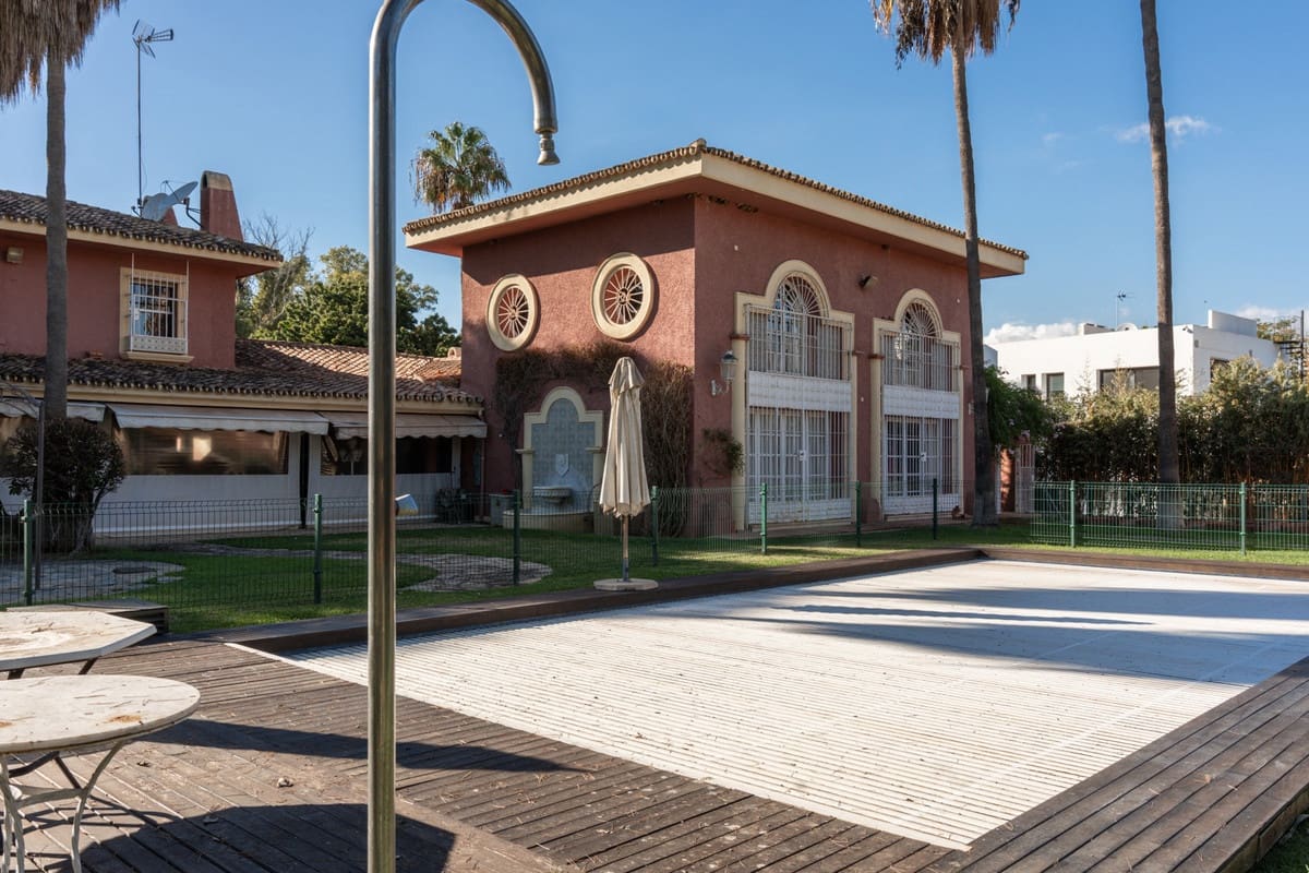 5 bedroom Villa for sale in Guadalmina with pool garage - € 4,500,000 (Ref: 9452300)